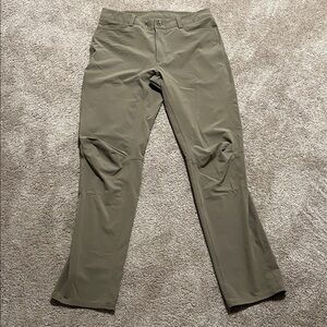 Under Armour Athletic Flat Front